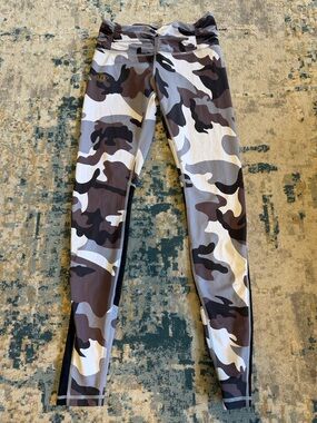 Women’s Camo Leggings - Gray & Black